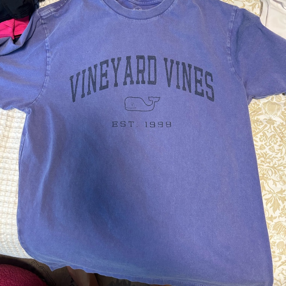 Vineyard Vines unisex Purple T-Shirt great condition